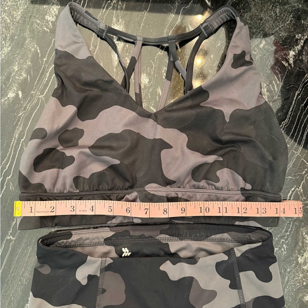 All in Motion Black and Gray Camo Sports Bra Set in XL
